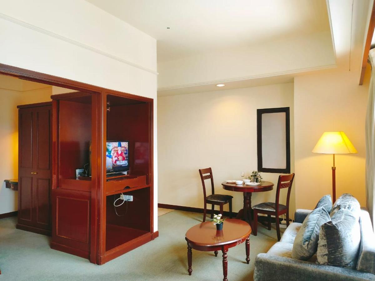 Luxhouz Suites At Times Square Kuala Lumpur Exterior foto