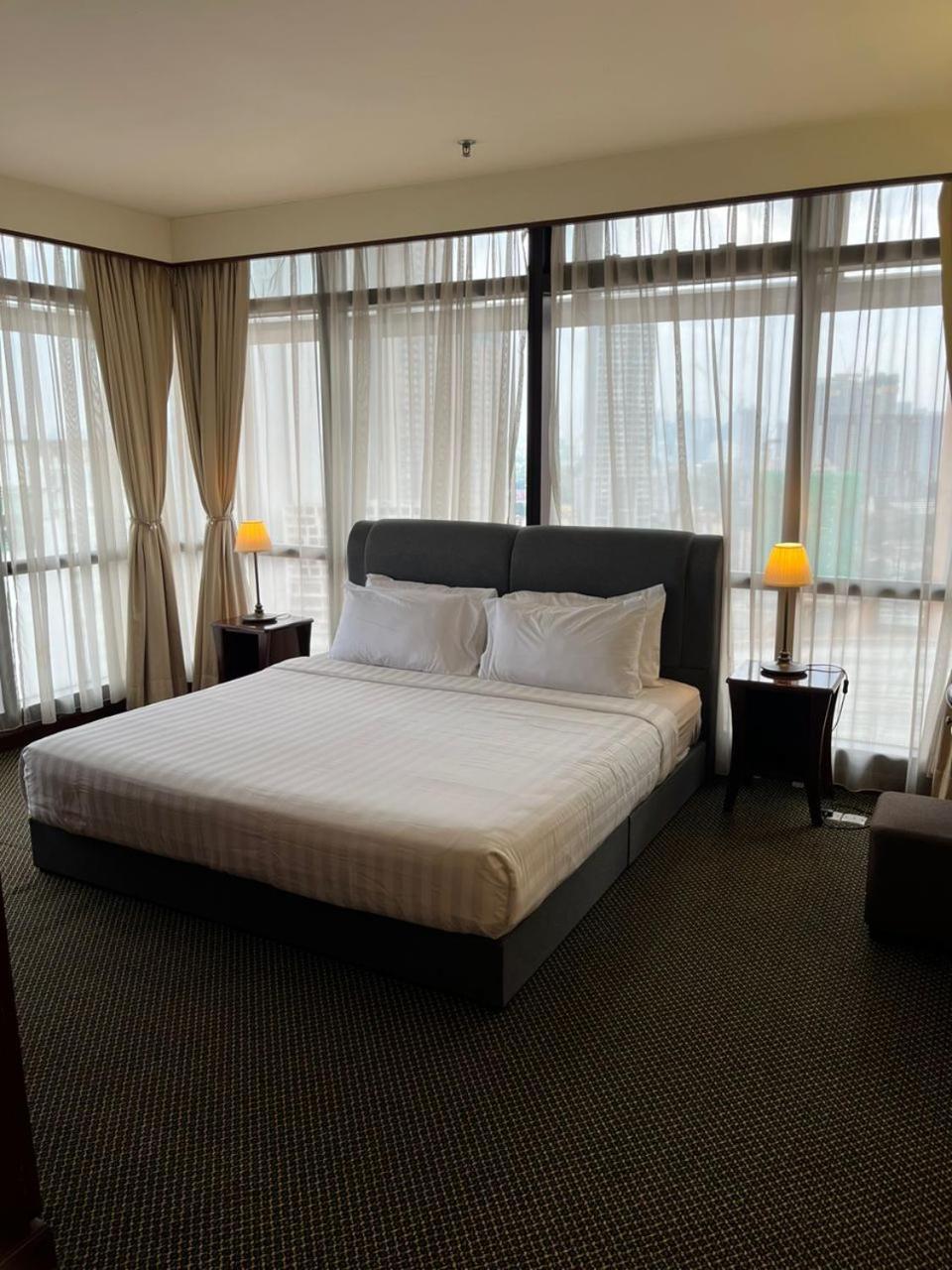 Luxhouz Suites At Times Square Kuala Lumpur Exterior foto